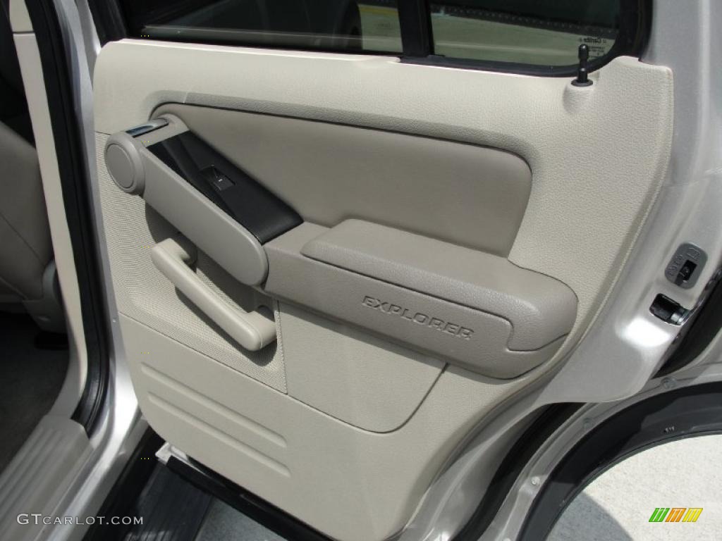 2006 Explorer XLT - Silver Birch Metallic / Stone photo #27