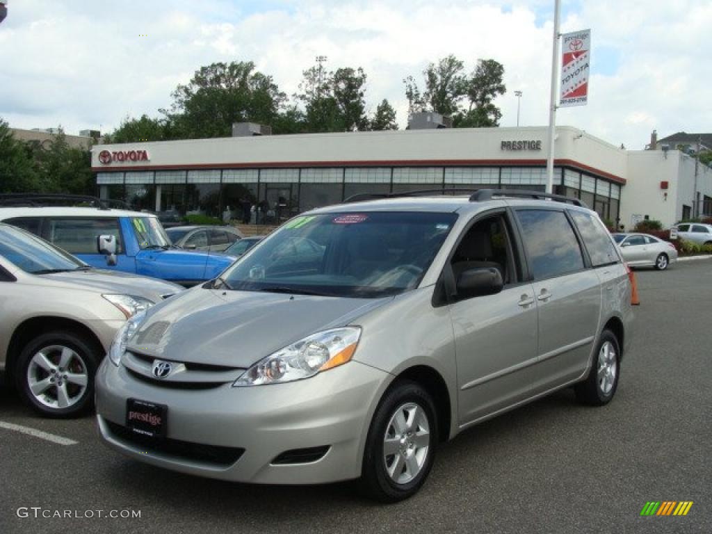 2007 Sienna LE - Silver Shadow Pearl / Stone photo #1