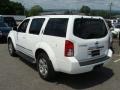 2008 Avalanche White Nissan Pathfinder LE 4x4  photo #4