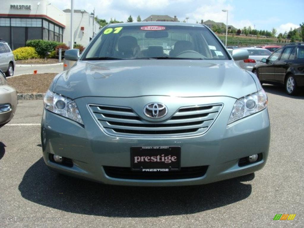 2007 Camry XLE V6 - Aloe Green Metallic / Bisque photo #2