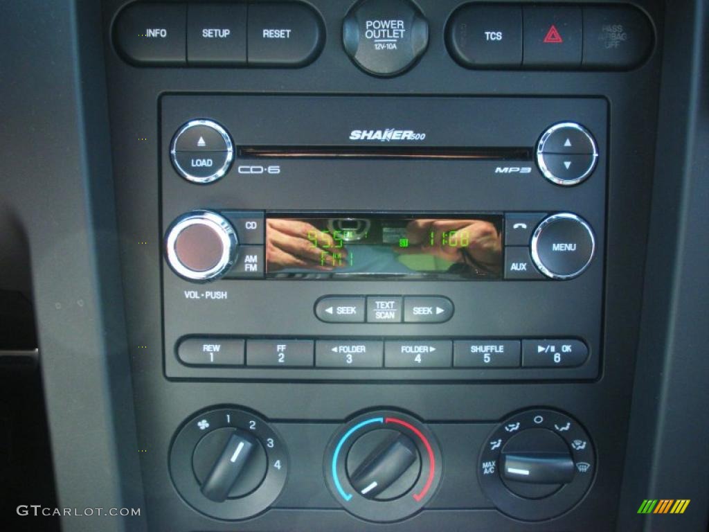 2008 Ford Mustang GT Premium Coupe Audio System Photo #30814150