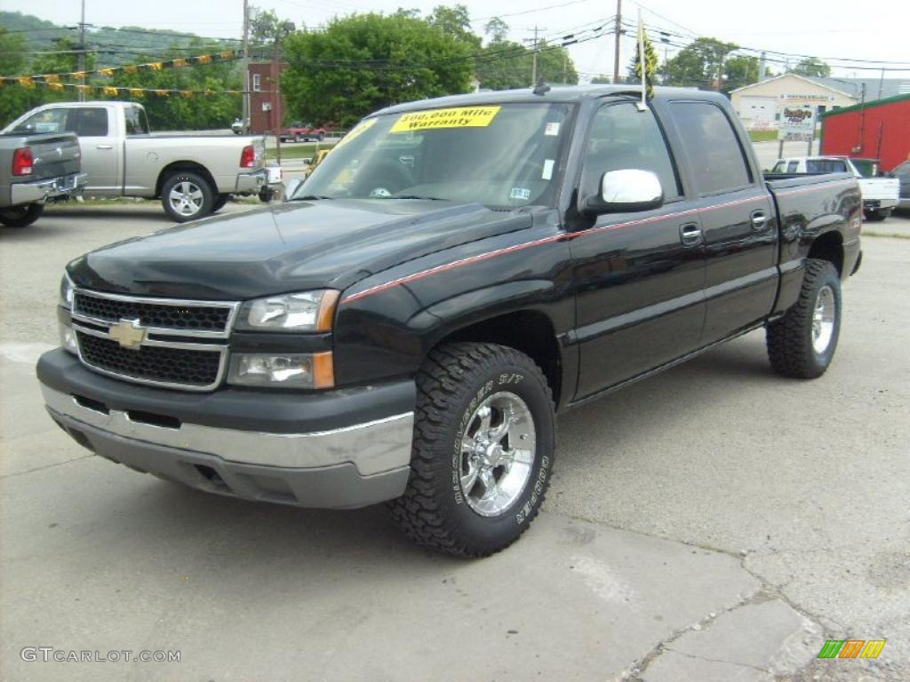 2006 Silverado 1500 Z71 Crew Cab 4x4 - Black / Dark Charcoal photo #1