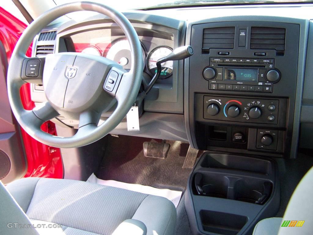 2006 Dakota ST Quad Cab 4x4 - Flame Red / Medium Slate Gray photo #12