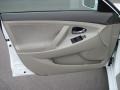 Super White - Camry LE Photo No. 7