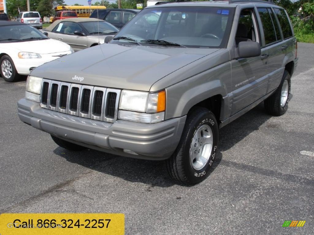 1998 Grand Cherokee Laredo 4x4 - Light Driftwood Satin Glow / Gray photo #1