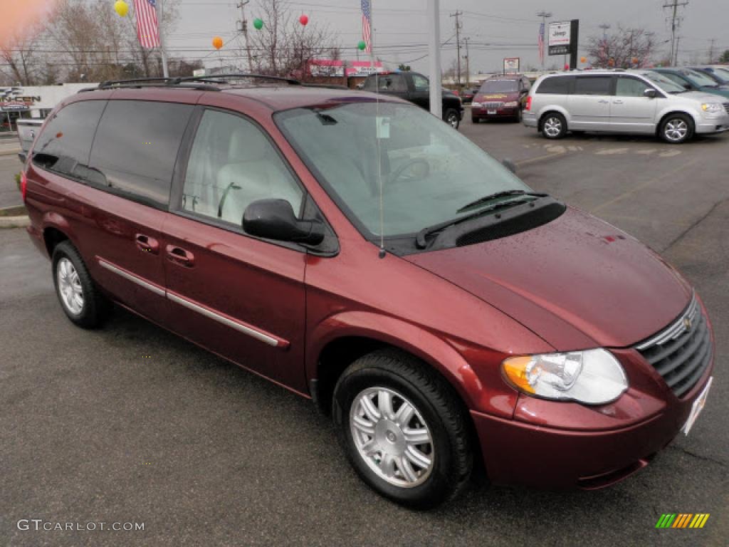 2007 Town & Country Touring - Cognac Crystal Pearl / Dark Khaki/Light Graystone photo #1