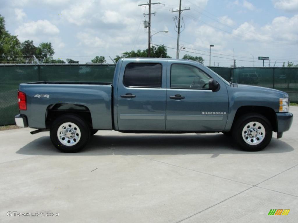 2008 Silverado 1500 LS Crew Cab 4x4 - Blue Granite Metallic / Dark Titanium photo #2