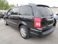 2009 Brilliant Black Crystal Pearl Chrysler Town & Country Limited  photo #2