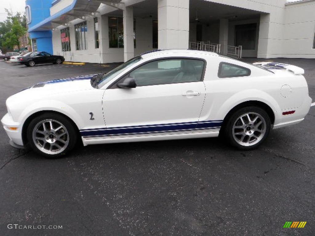 2006 Mustang GT Deluxe Coupe - Performance White / Light Graphite photo #1