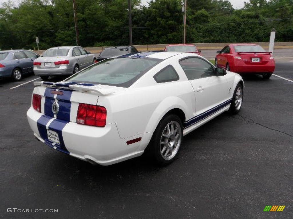 2006 Mustang GT Deluxe Coupe - Performance White / Light Graphite photo #4