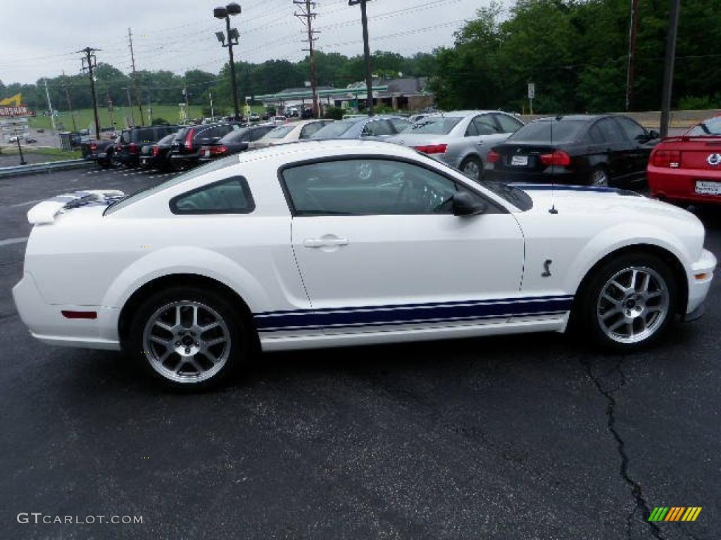 2006 Mustang GT Deluxe Coupe - Performance White / Light Graphite photo #5