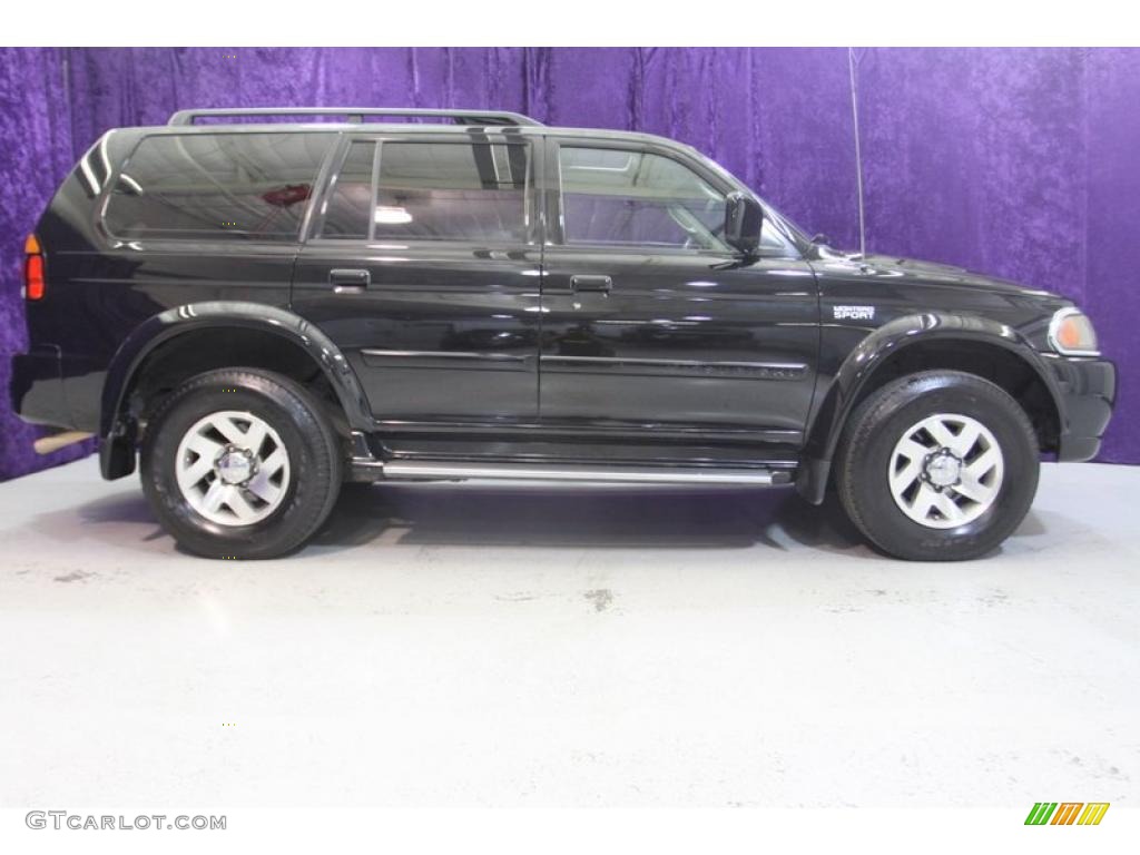 2001 Montero Sport Limited 4x4 - Solano Black Pearl / Gray photo #2