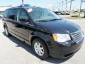 2008 Brilliant Black Crystal Pearlcoat Chrysler Town & Country Touring  photo #1