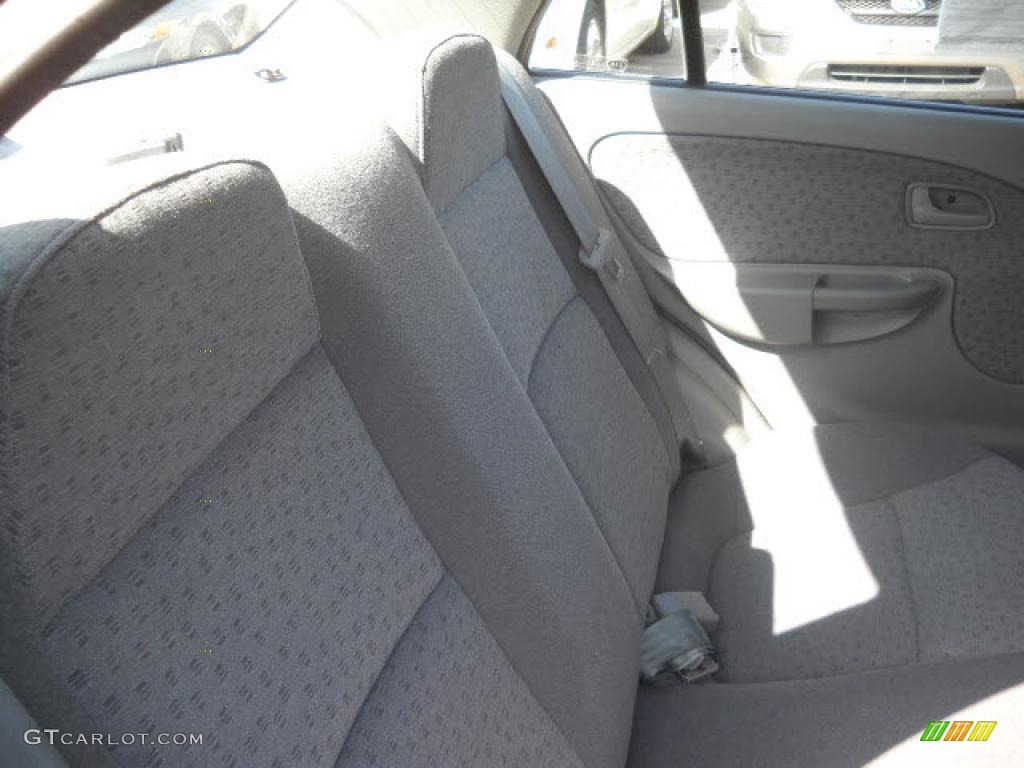 2003 Rio Sedan - Classic Red / Gray photo #12