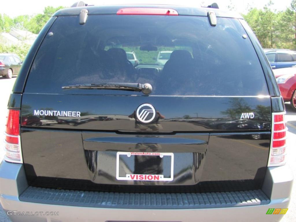 2002 Mountaineer AWD - Black / Dark Graphite photo #10