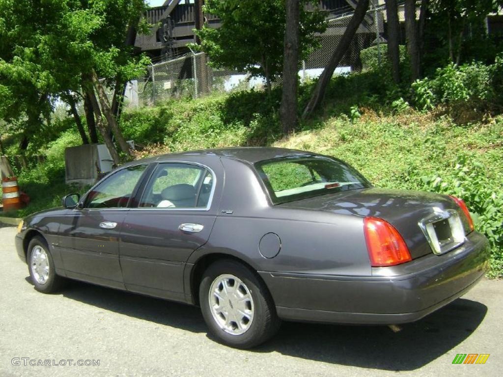 1999 Town Car Signature - Midnight Grey Metallic / Light Graphite photo #3