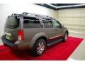 2008 Mocha Nissan Pathfinder LE  photo #9