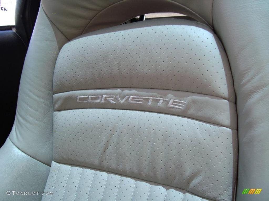 2004 Corvette Coupe - Machine Silver Metallic / Light Gray photo #16