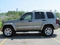 2005 Light Khaki Metallic Jeep Liberty Limited 4x4  photo #12