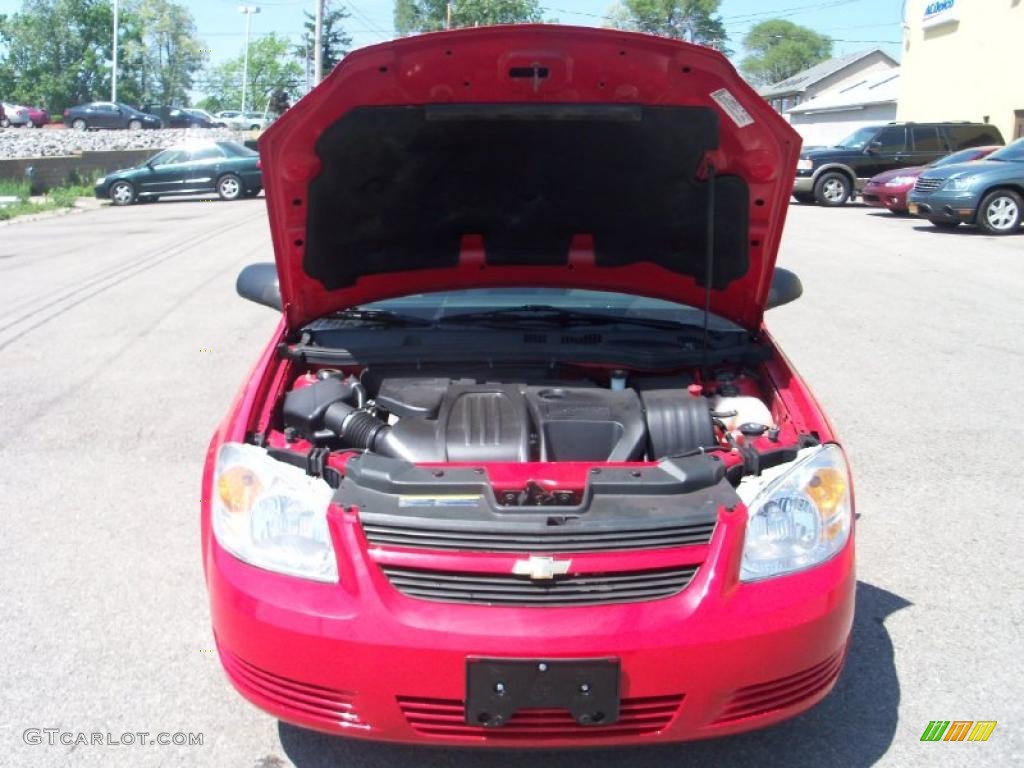 2007 Cobalt LS Coupe - Victory Red / Gray photo #12