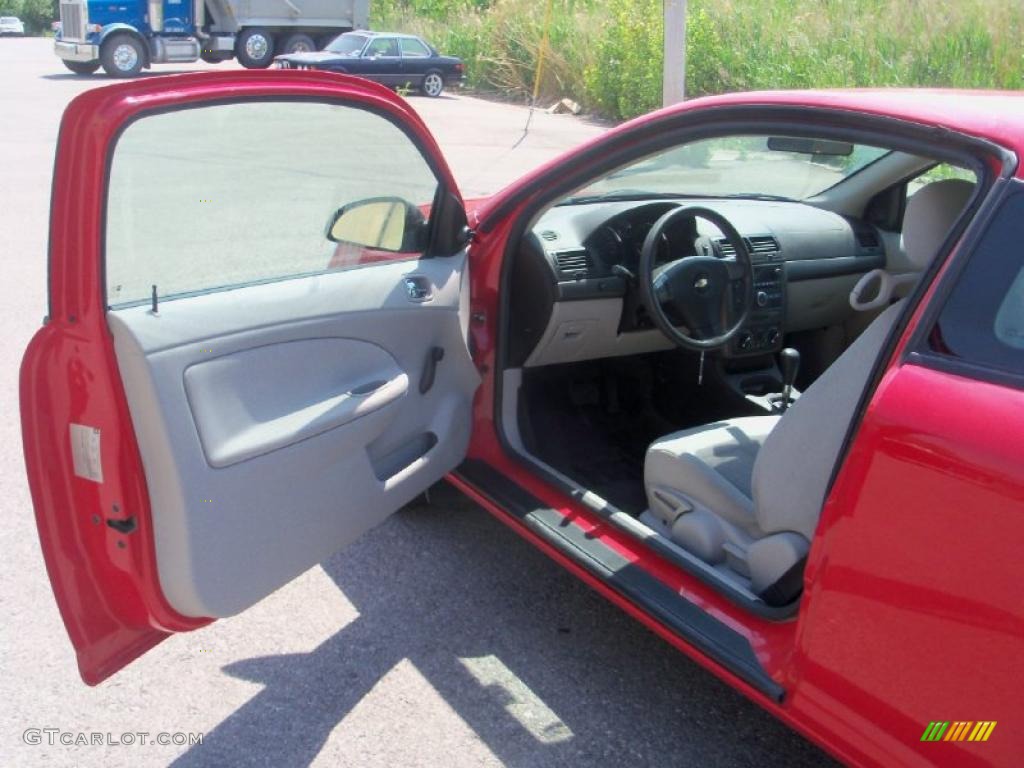 2007 Cobalt LS Coupe - Victory Red / Gray photo #14