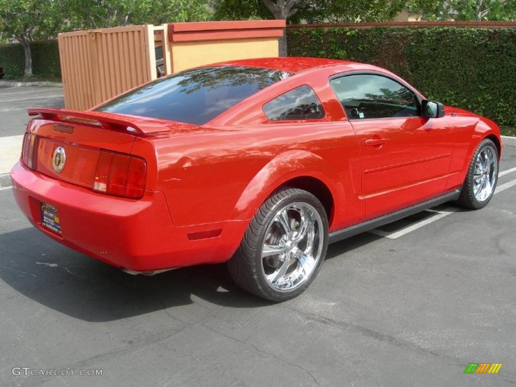 2006 Mustang V6 Premium Coupe - Torch Red / Dark Charcoal photo #6
