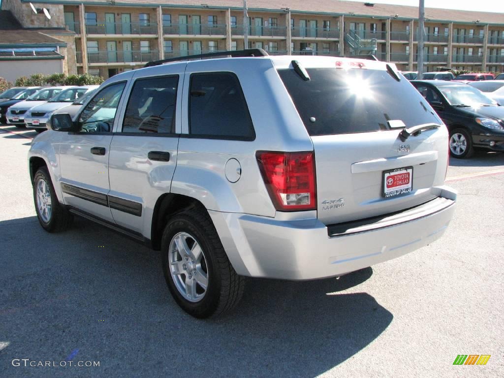 2006 Grand Cherokee Laredo 4x4 - Bright Silver Metallic / Medium Slate Gray photo #8