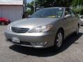 Lunar Mist Metallic - Camry LE Photo No. 3