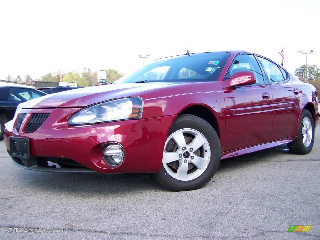 2005 Grand Prix GT Sedan - Sport Red Metallic / Dark Pewter photo #1