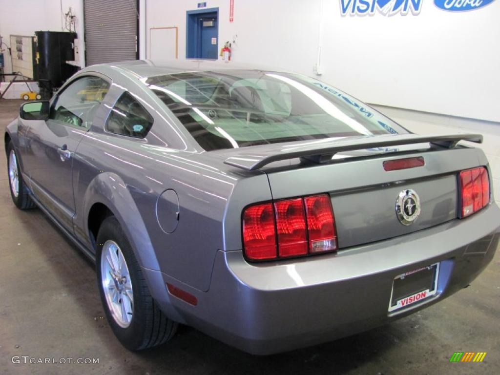 2006 Mustang V6 Premium Coupe - Tungsten Grey Metallic / Light Graphite photo #12
