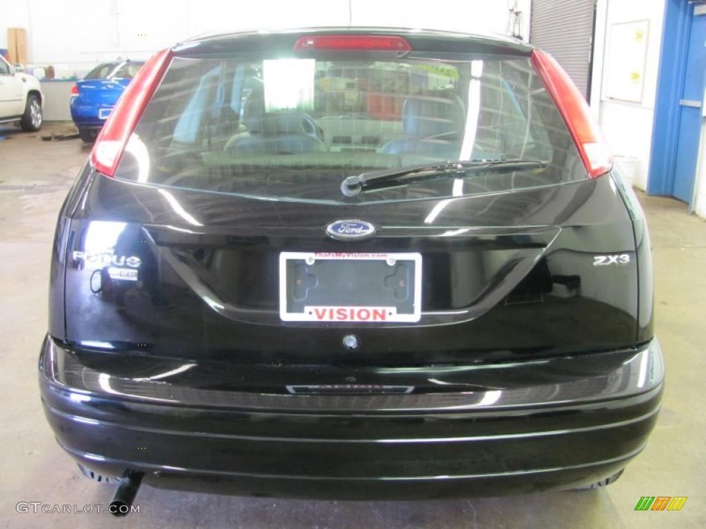 2005 Focus ZX3 SES Coupe - Pitch Black / Dark Flint/Light Flint photo #14