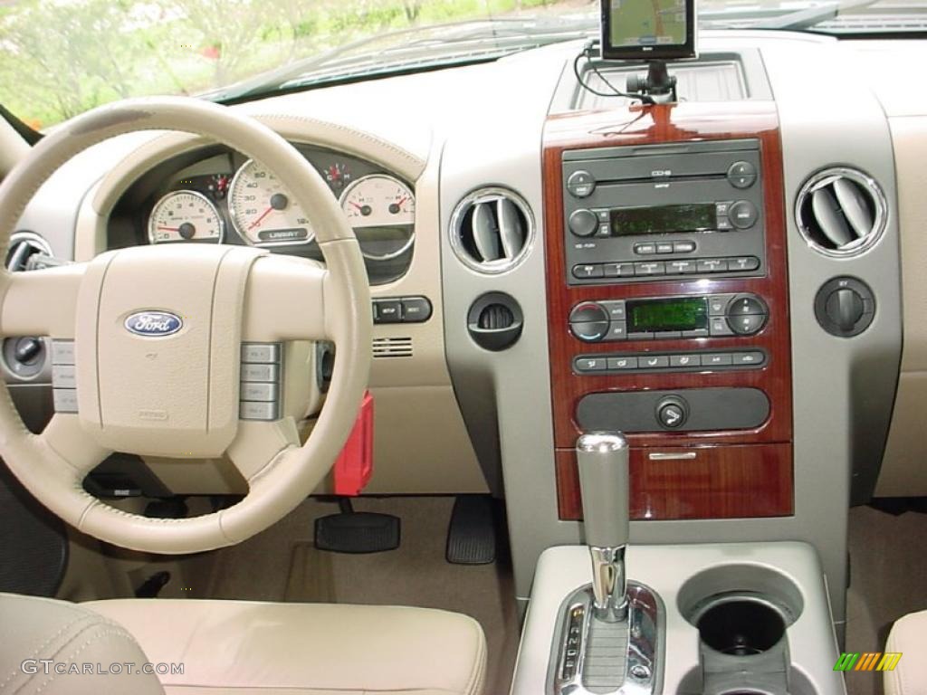 2006 F150 Lariat SuperCrew - Medium Wedgewood Blue Metallic / Tan photo #26