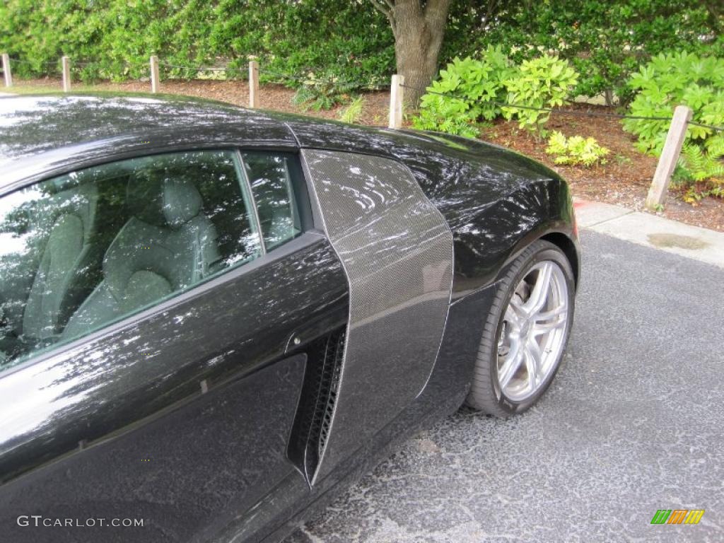2009 R8 4.2 FSI quattro - Phantom Black Pearl Effect / Black Alcantara/Leather photo #9