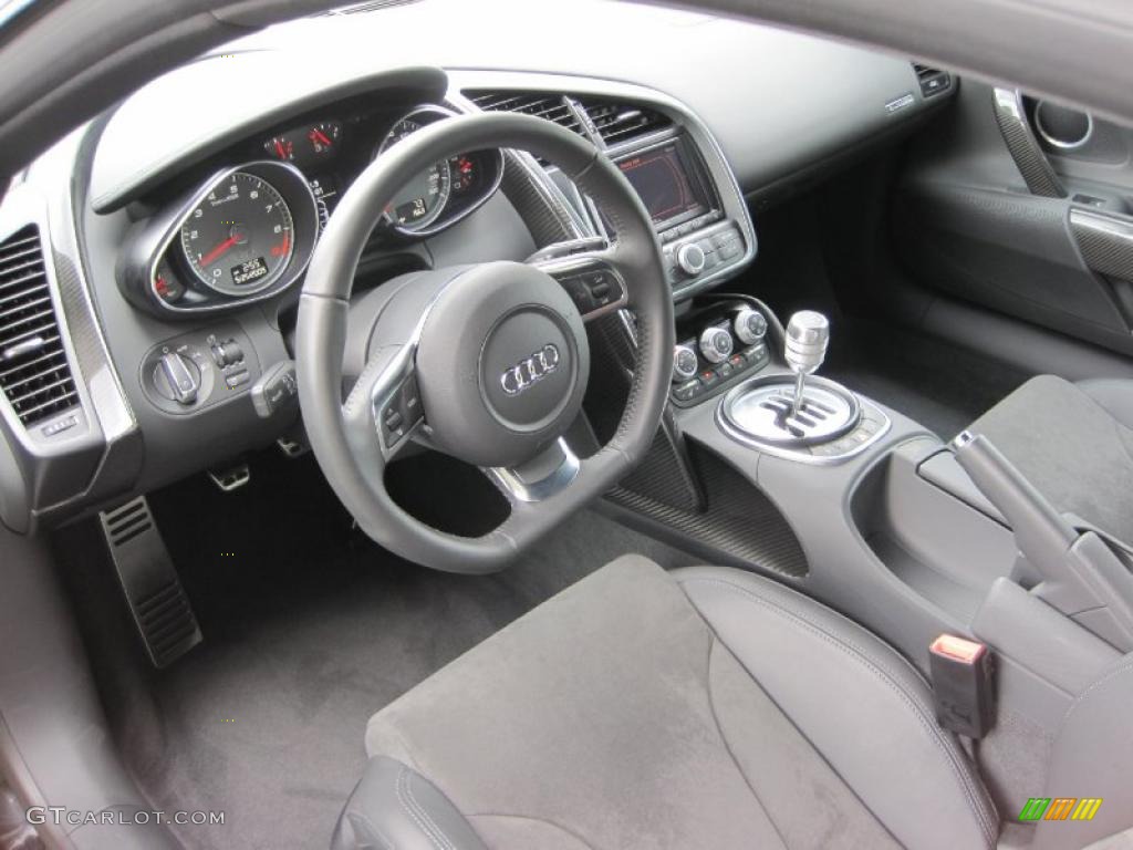 2009 R8 4.2 FSI quattro - Phantom Black Pearl Effect / Black Alcantara/Leather photo #15