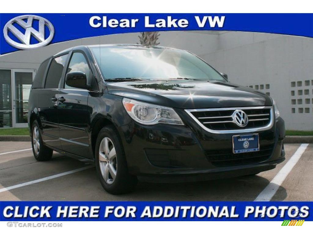 Nocturne Black Metallic Volkswagen Routan