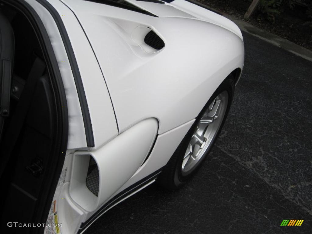 2005 GT  - Centennial White / Ebony Black photo #8