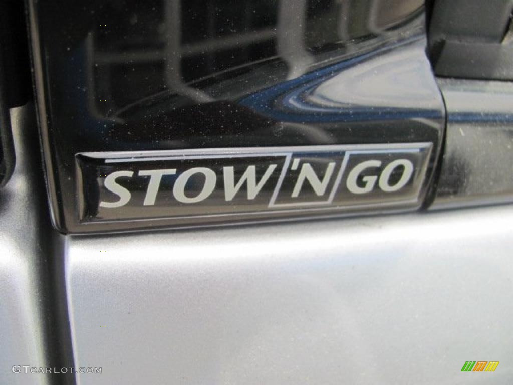 2005 Town & Country Touring - Bright Silver Metallic / Medium Slate Gray photo #15