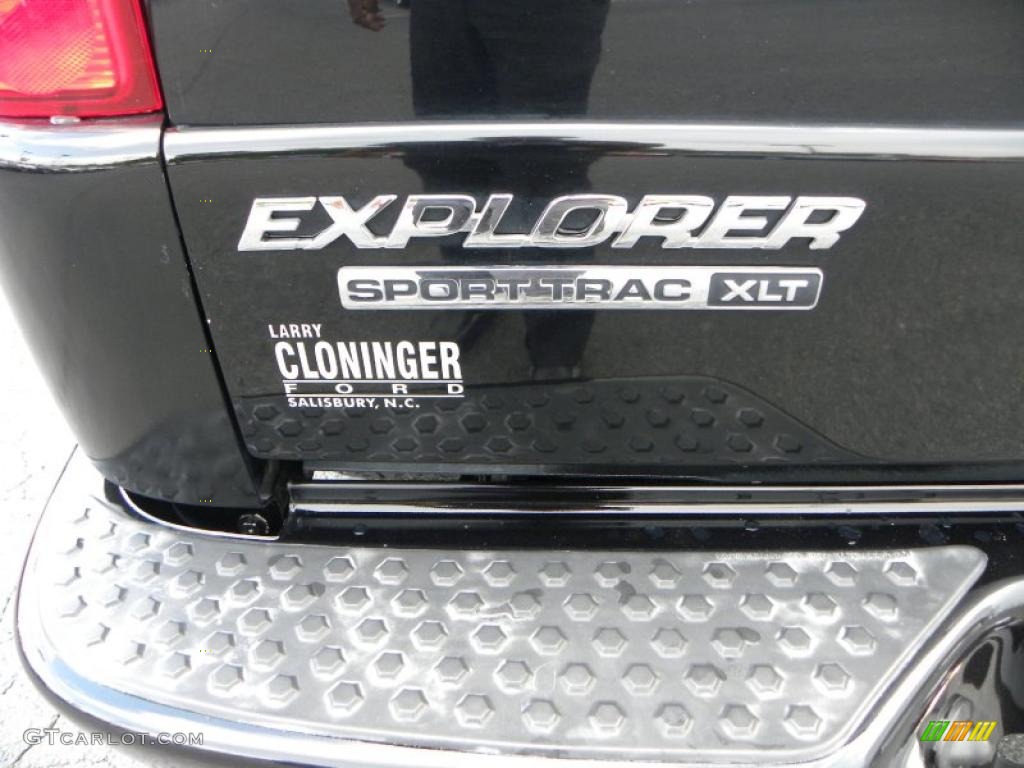 2005 Explorer Sport Trac Adrenalin - Black Clearcoat / Medium Dark Flint photo #15