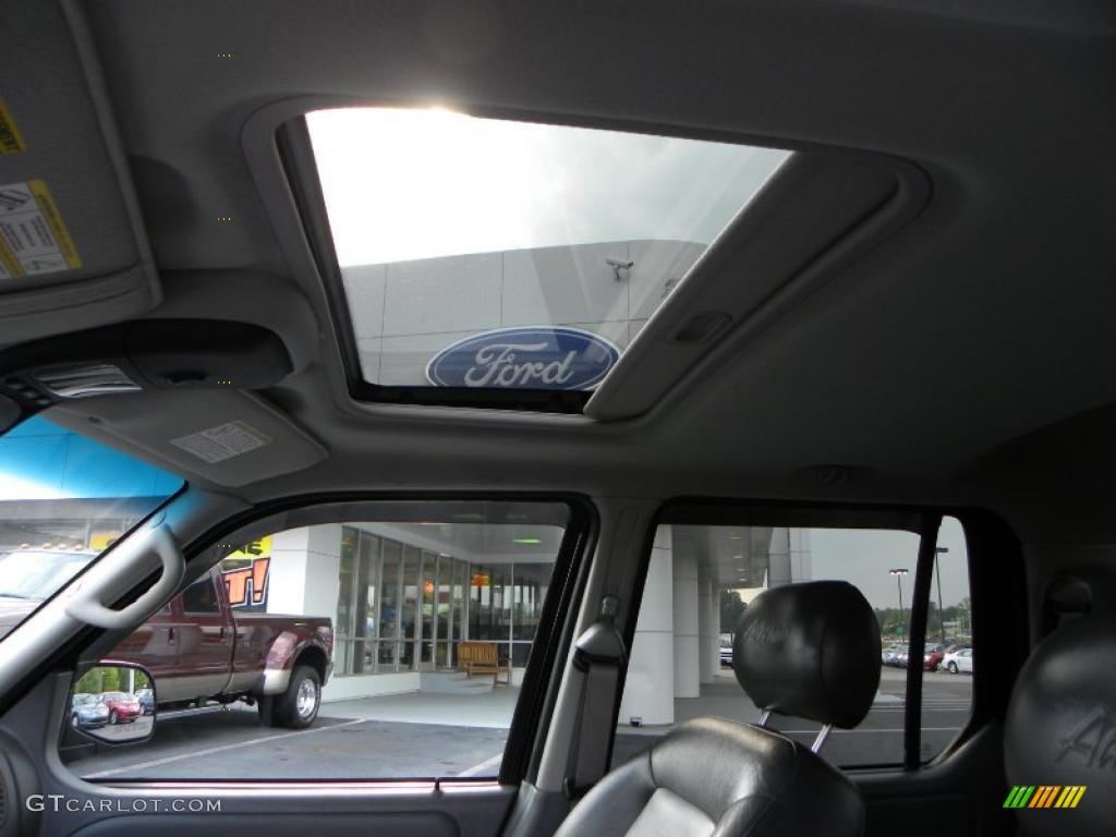 2005 Explorer Sport Trac Adrenalin - Black Clearcoat / Medium Dark Flint photo #22