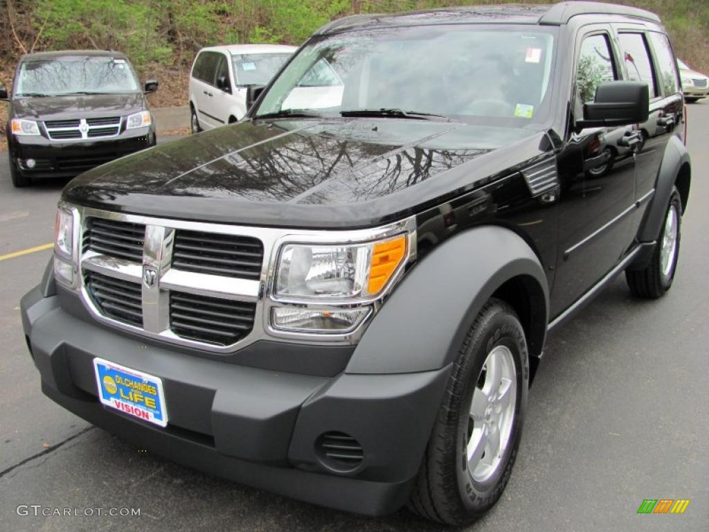 2007 Nitro SXT 4x4 - Black / Dark Slate Gray photo #1