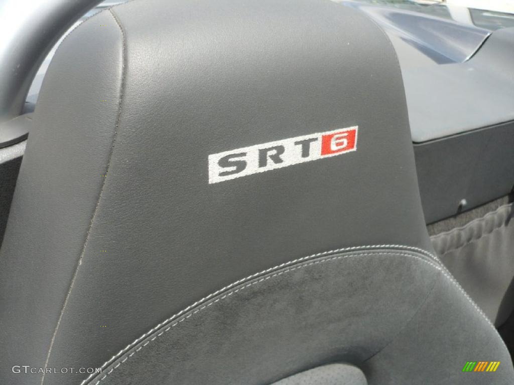 2005 Chrysler Crossfire SRT-6 Roadster Marks and Logos Photo #30886002
