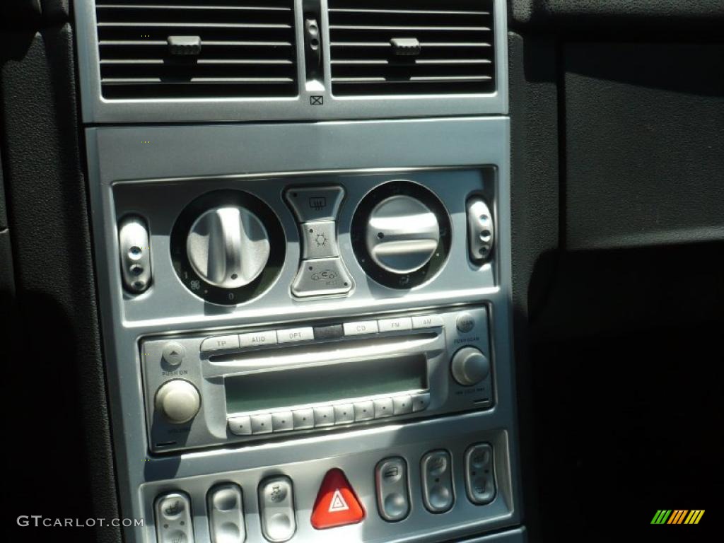 2005 Chrysler Crossfire SRT-6 Roadster Controls Photos