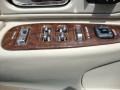 Light Parchment Gold Metallic - Town Car Executive Photo No. 17