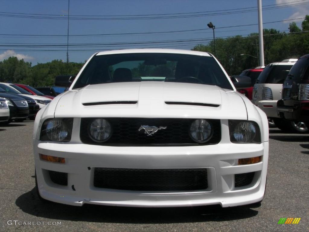 2007 Mustang GT Premium Coupe - Performance White / Dark Charcoal photo #4