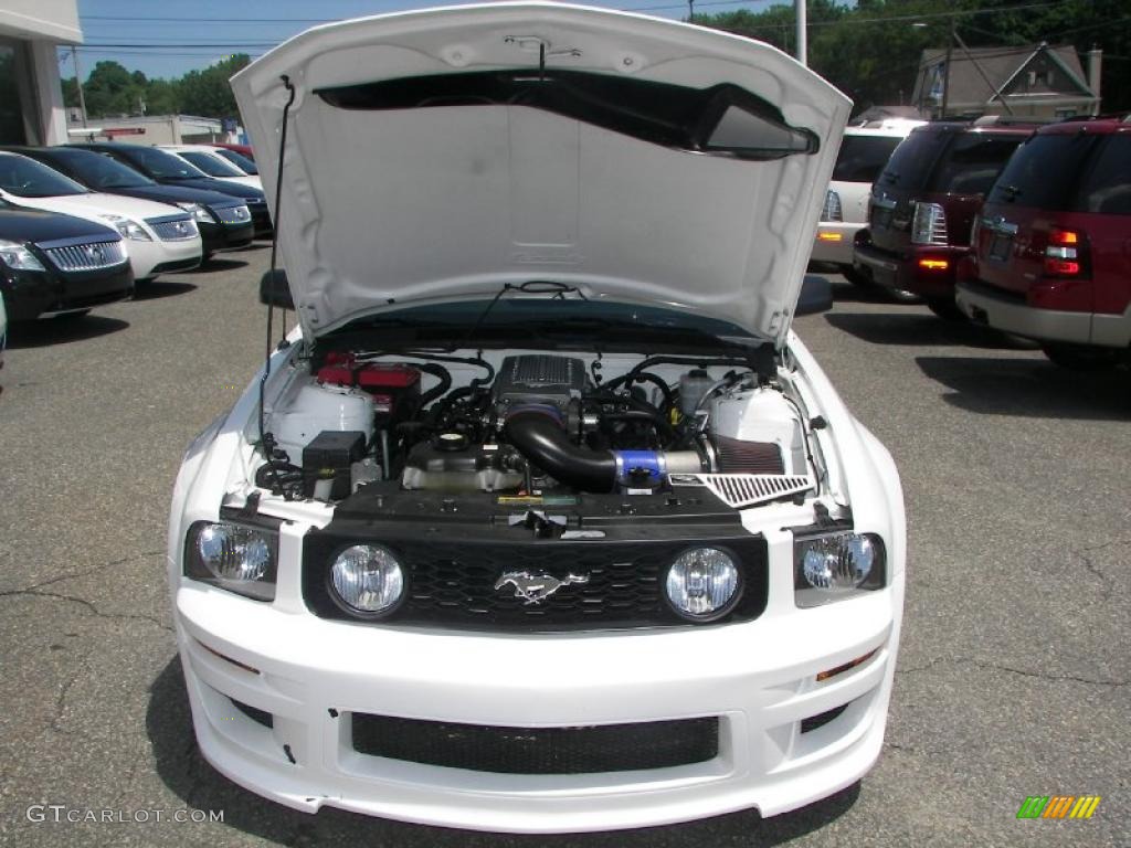 2007 Mustang GT Premium Coupe - Performance White / Dark Charcoal photo #11