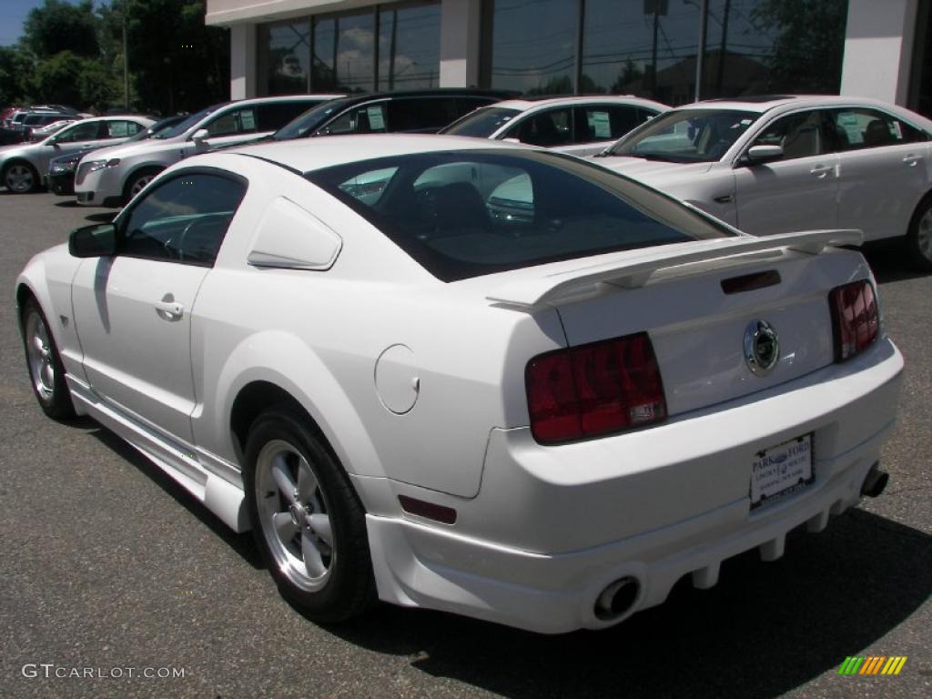 2007 Mustang GT Premium Coupe - Performance White / Dark Charcoal photo #19