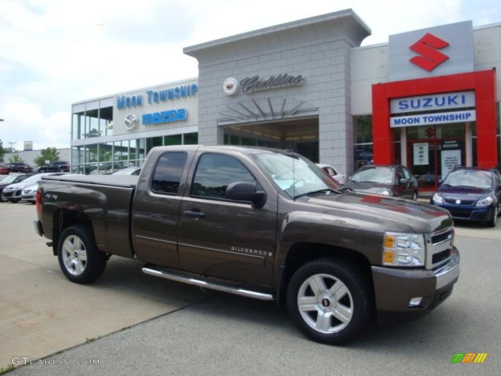 Desert Brown Metallic Chevrolet Silverado 1500