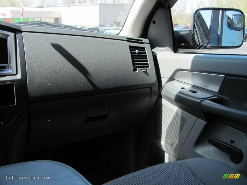 2008 Ram 1500 SLT Quad Cab 4x4 - Brilliant Black Crystal Pearl / Medium Slate Gray photo #19