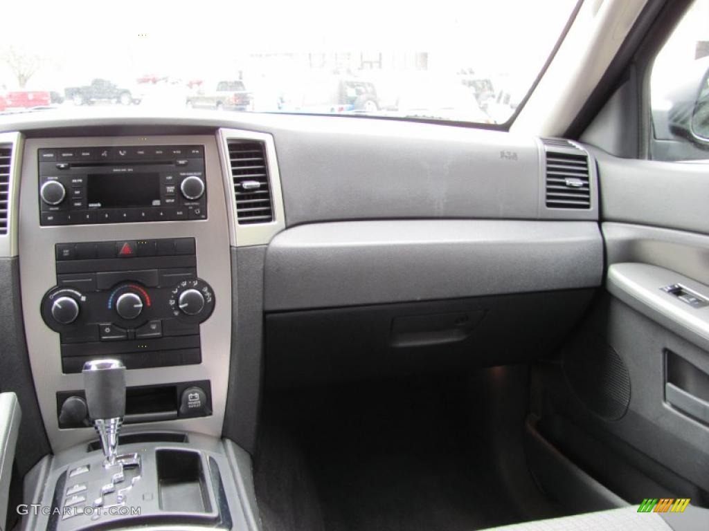 2008 Grand Cherokee Laredo 4x4 - Black / Dark Slate Gray photo #19