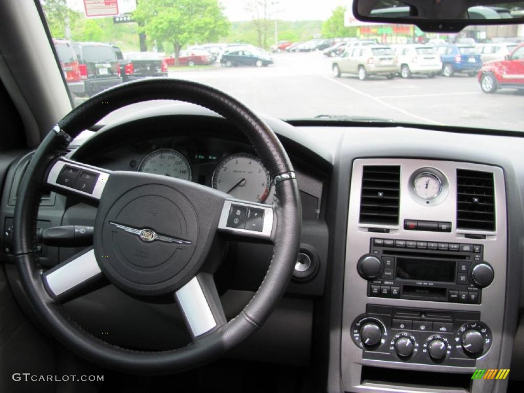 2007 300 C SRT8 - Inferno Red Crystal Pearlcoat / Dark Slate Gray/Light Graystone photo #4